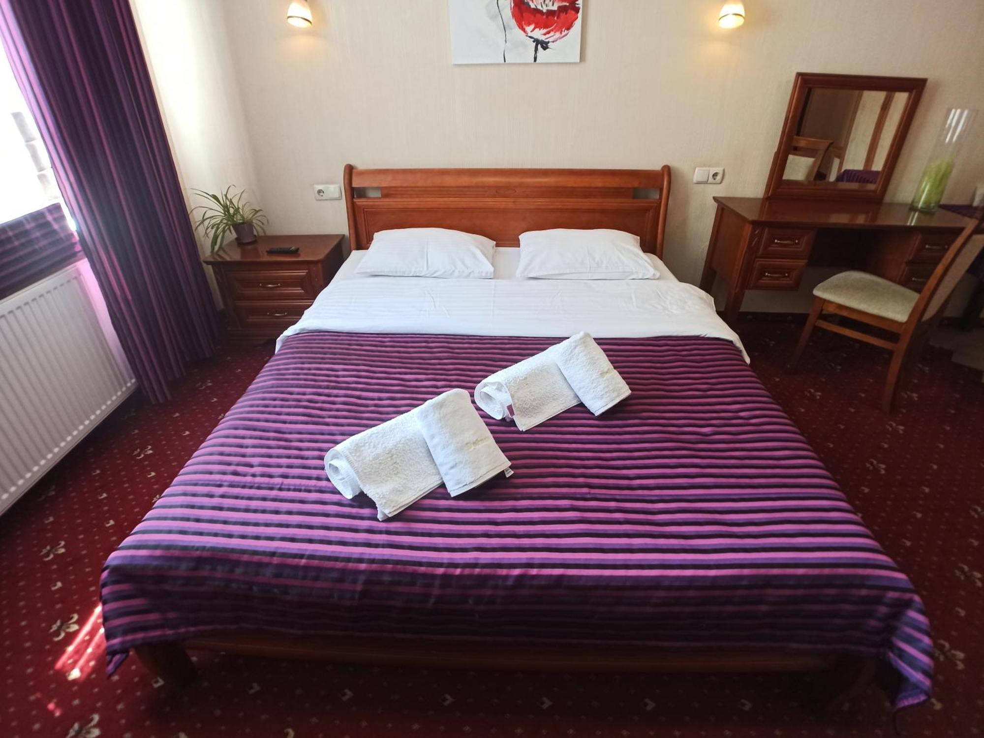 Apartments Deluxe İvano-Frankivsk Oda fotoğraf