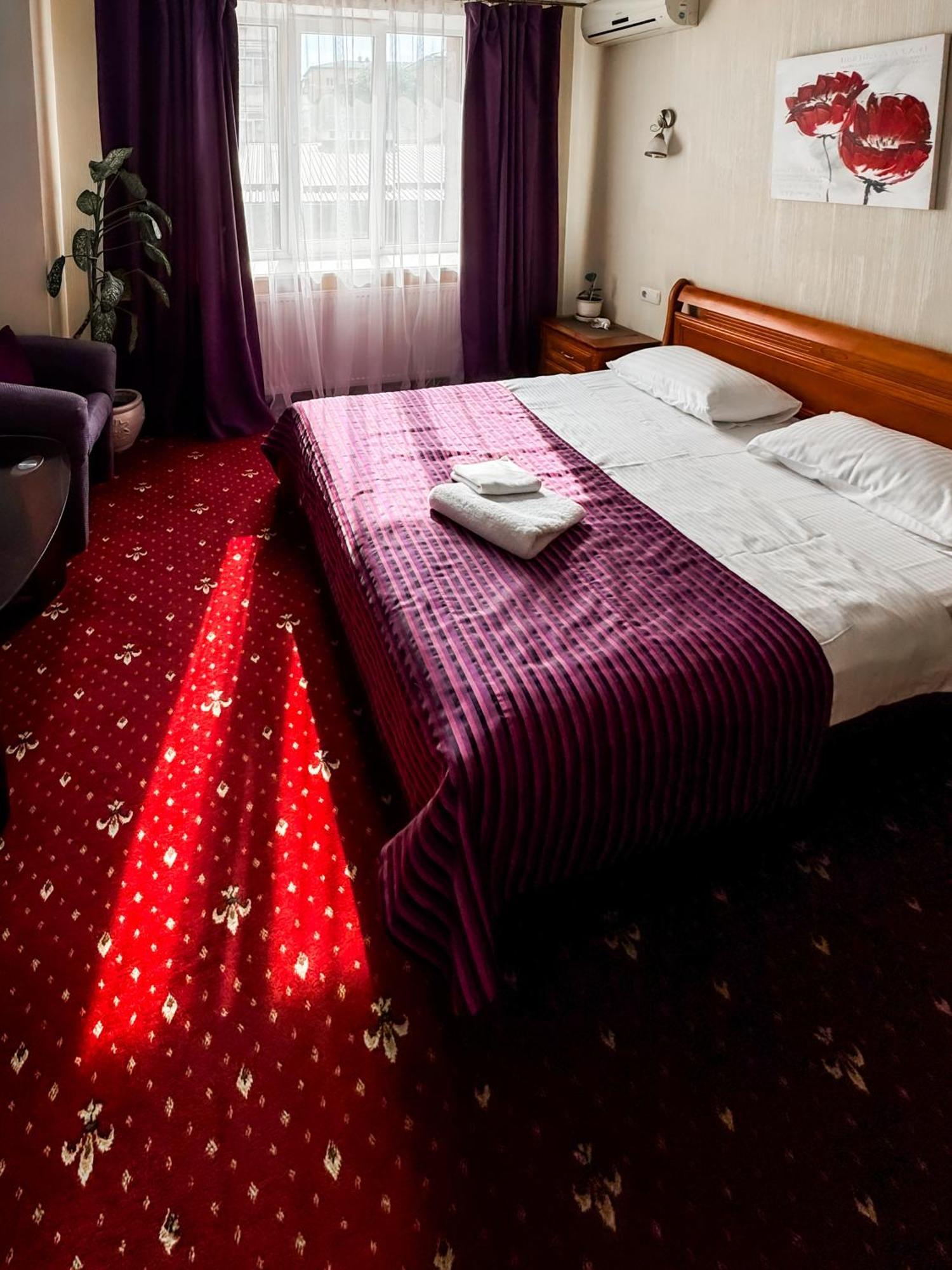 Apartments Deluxe İvano-Frankivsk Dış mekan fotoğraf